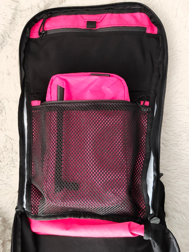 Cicada 0426 open interior mesh pocket and pink liner