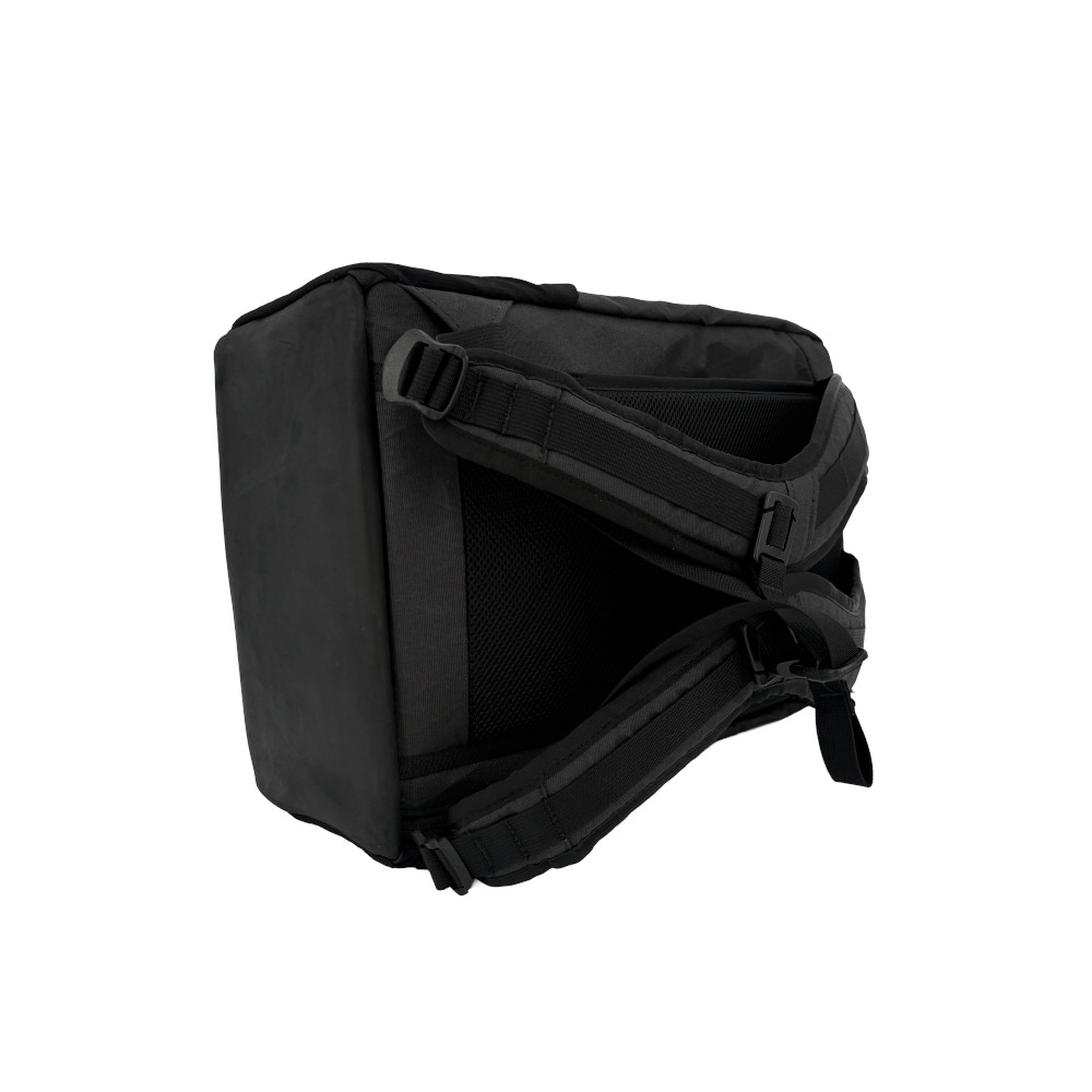 Cicada 0826 back luggage pass-through detail