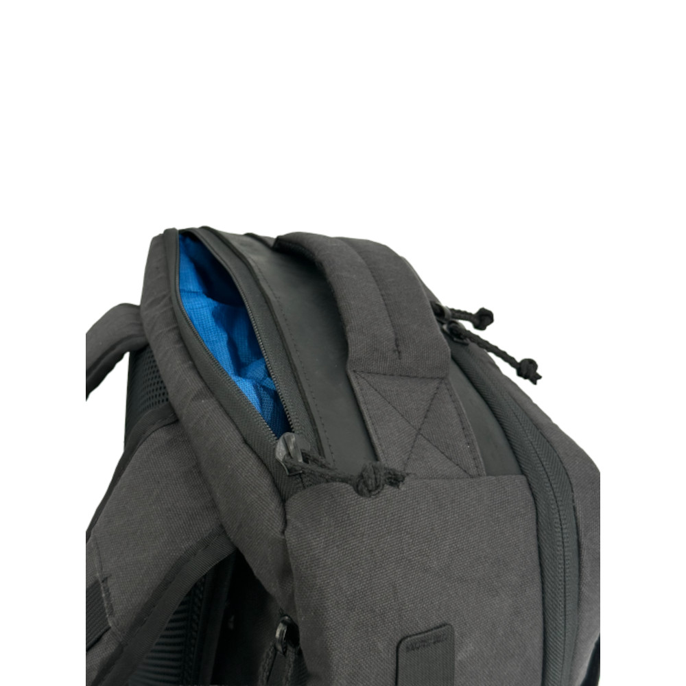 Cicada 0826 top quick-access pocket